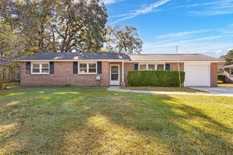 7743 Linsley Dr, North Charleston, SC 29418