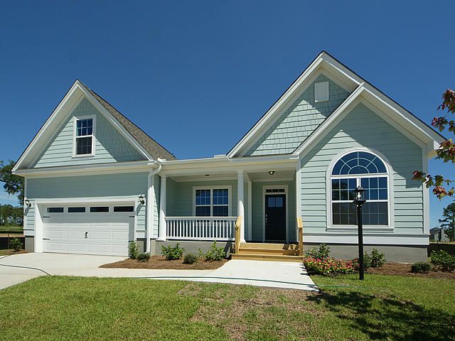 668 Black Pine Rd, Moncks Corner, SC 29461