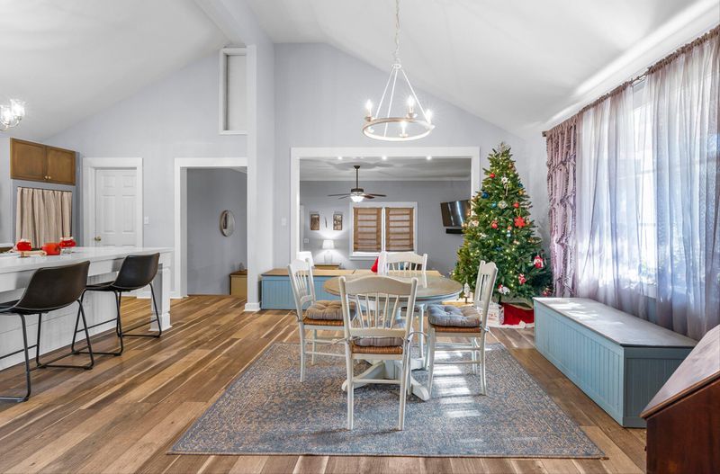 690 Port Cir, Charleston, SC 29412