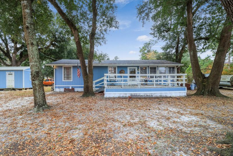 945 Black Oak Rd, Bonneau, SC 29431