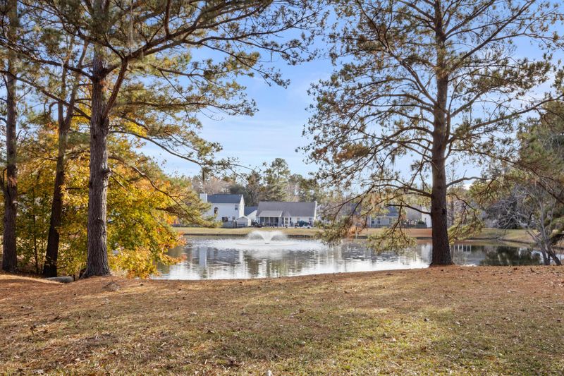 8514 Falling Leaf Ln, North Charleston, SC 29420