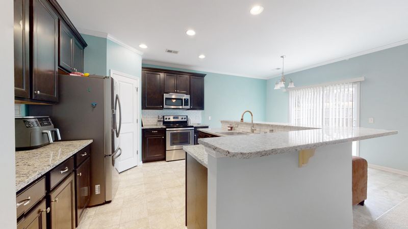 508 English Oak Cir, Moncks Corner, SC 29461