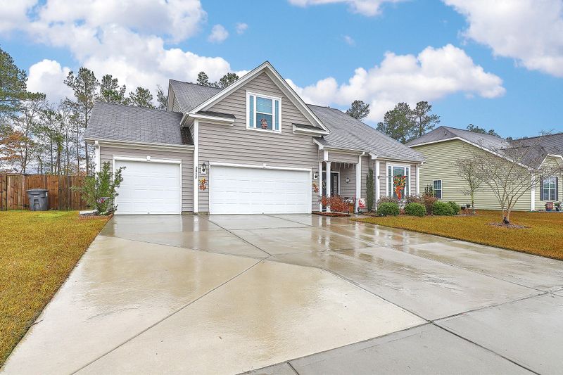 2032 Triple Crown Ln, Ridgeville, SC 29472