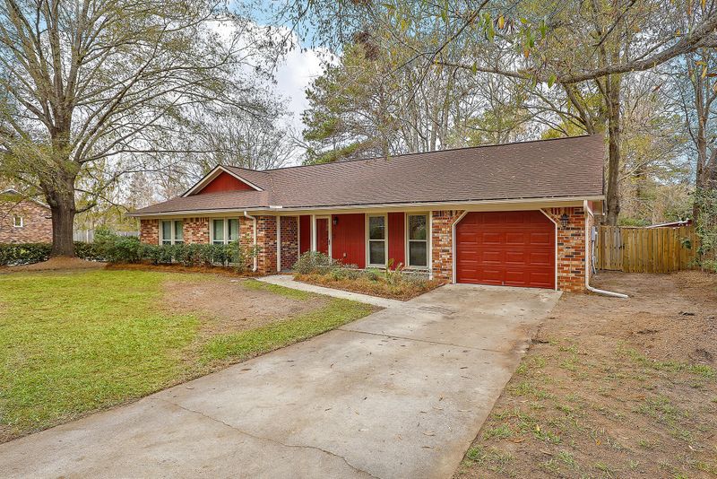 8219 N Ridgebrook Dr, North Charleston, SC 29420