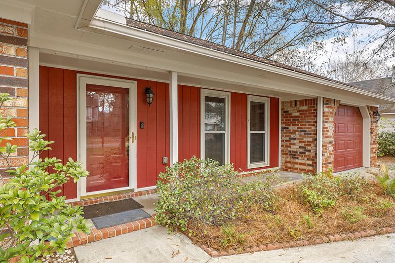 8219 N Ridgebrook Dr, North Charleston, SC 29420