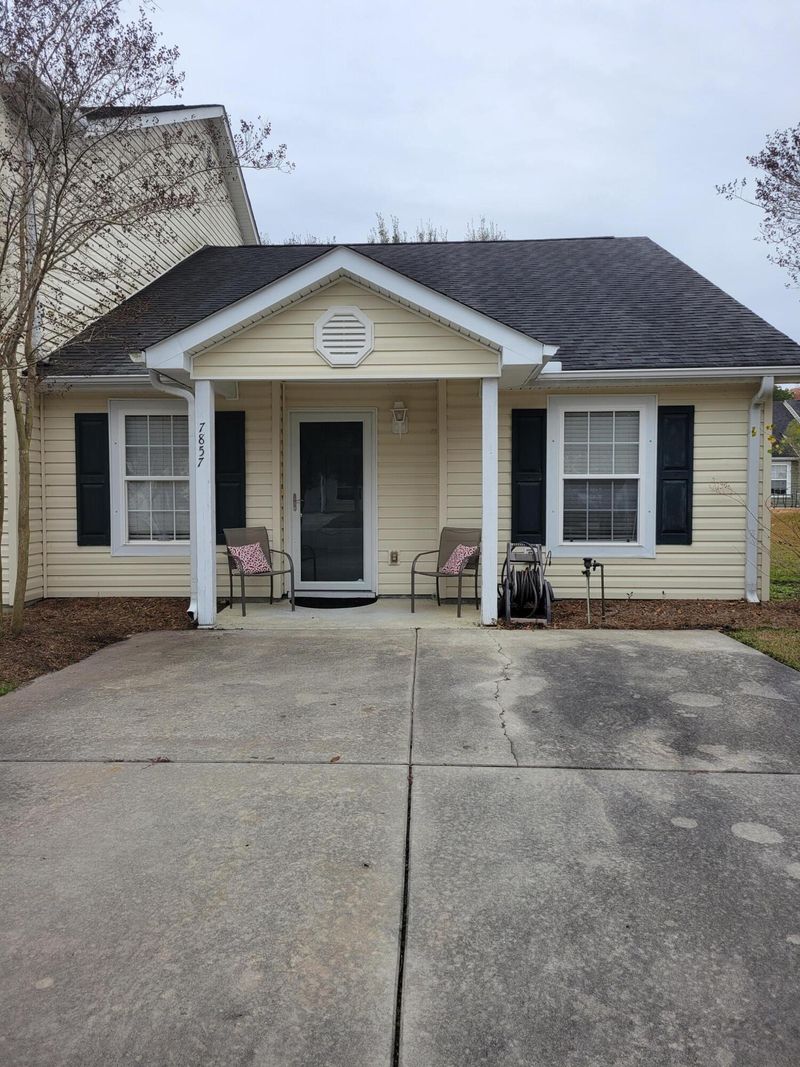 7857 Park Gate Dr, North Charleston, SC 29418