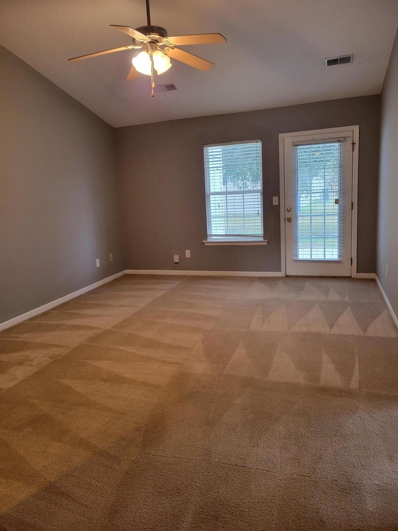 7857 Park Gate Dr, North Charleston, SC 29418