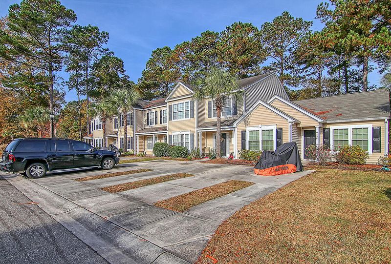 9042 Maple Grove Dr, Summerville, SC 29485