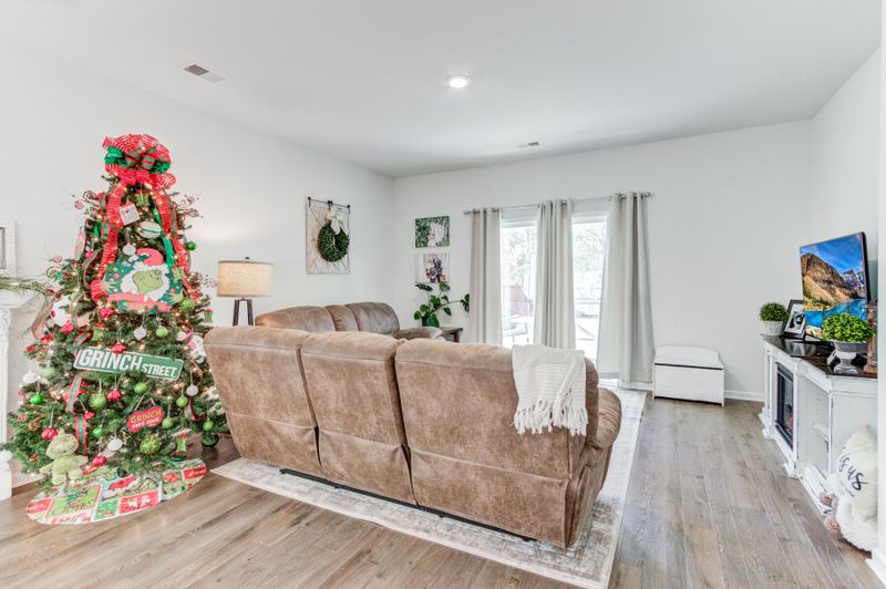 453 Spanish Wells Rd, Summerville, SC 29486