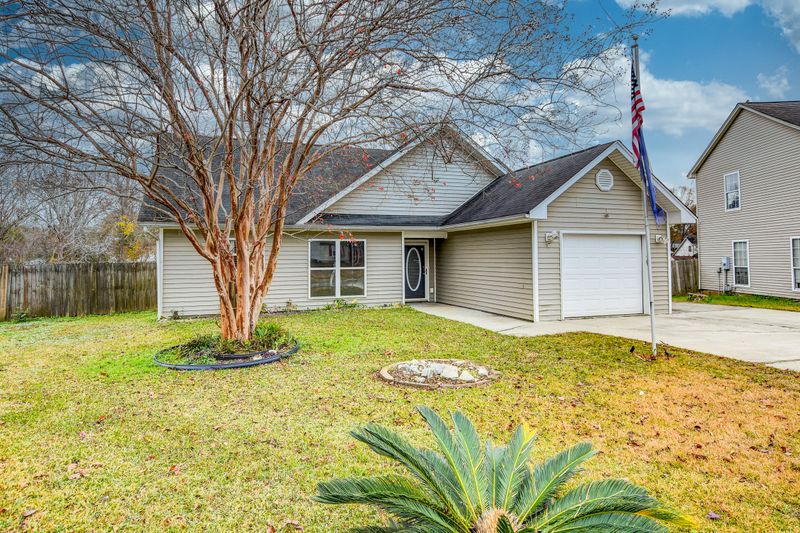 111 Alcester Rd, Goose Creek, SC 29445