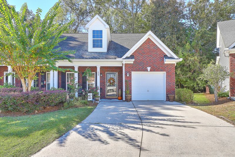 123 Steeple Point Ct, Summerville, SC 29485