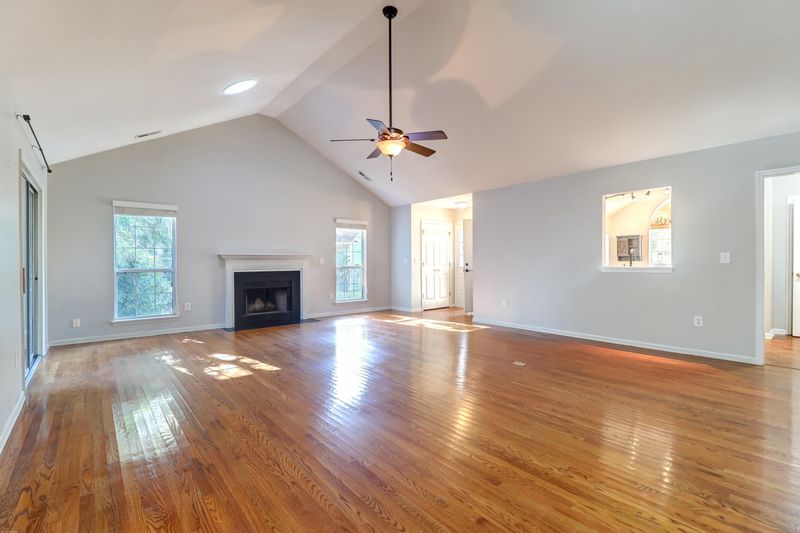 848 Tamarack Pine Ct, Mount Pleasant, SC 29464