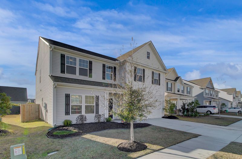 207 Wood Thrush Way, Summerville, SC 29486