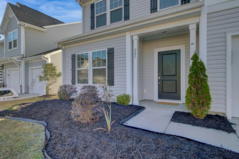 207 Wood Thrush Way, Summerville, SC 29486