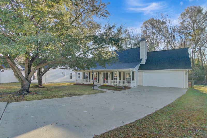 121 Egret Ln, Goose Creek, SC 29445