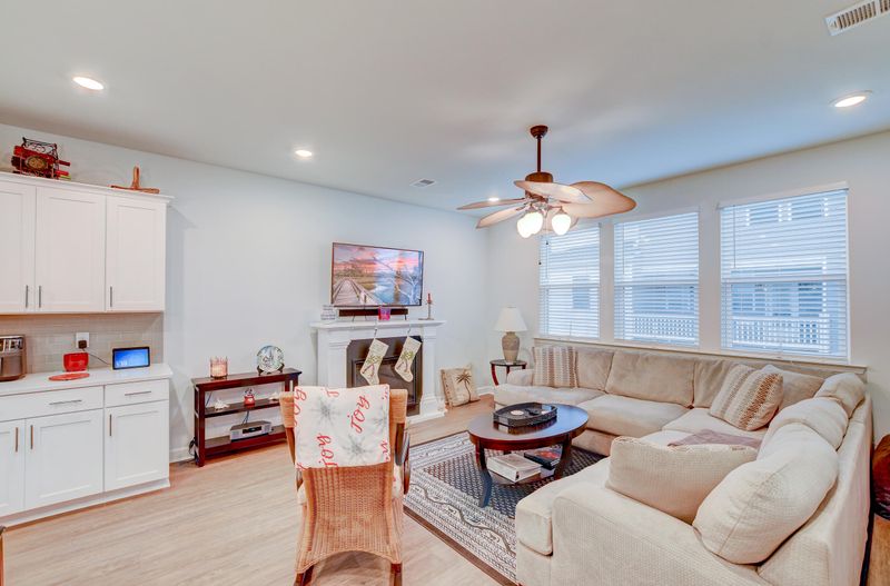564 Mclernon, Johns Island, SC 29455