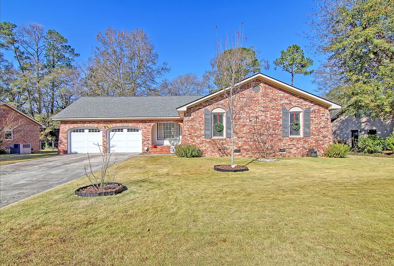 214 Chessington Cir, Summerville, SC 29485