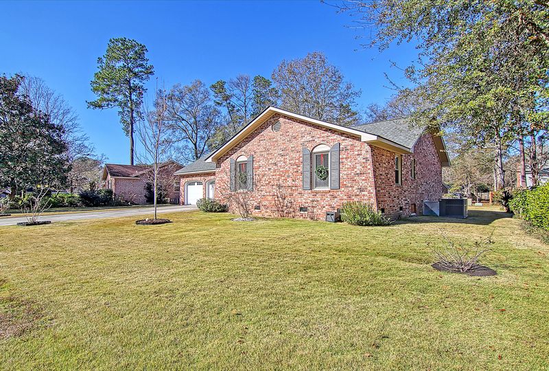 214 Chessington Cir, Summerville, SC 29485