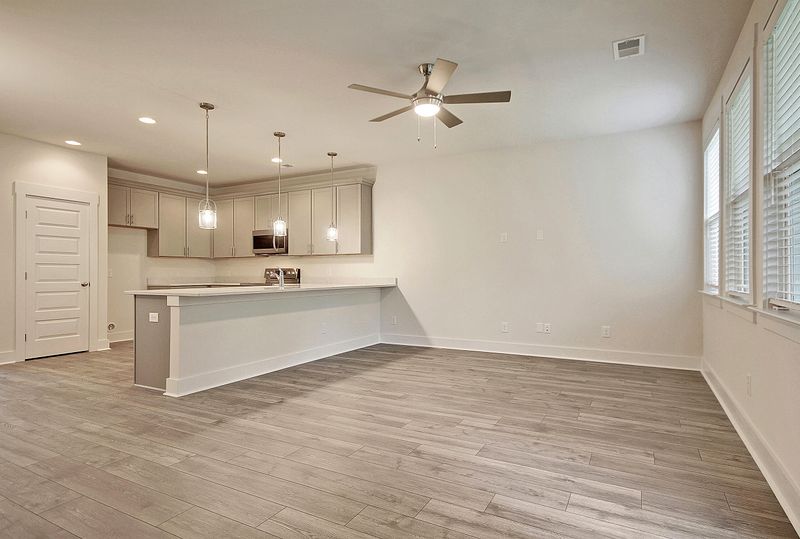 7768 Park Gate Dr, North Charleston, SC 29418