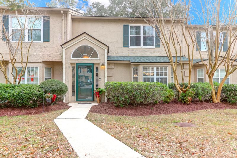 2089 Emerald Ter, Mount Pleasant, SC 29464
