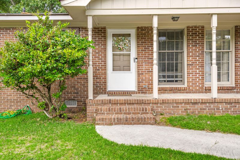 104 Lionel Ct, Summerville, SC 29483