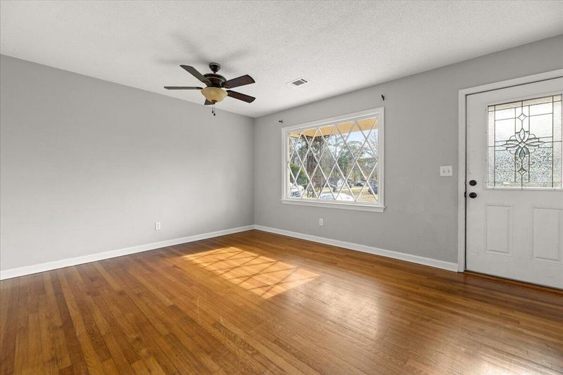 131 Azalea Rd, Goose Creek, SC 29445