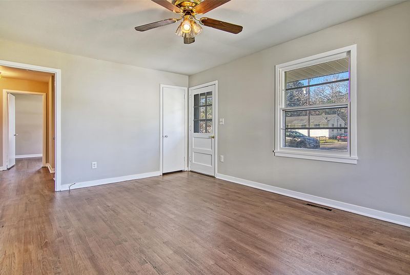 2403 Eagle Dr, North Charleston, SC 29406