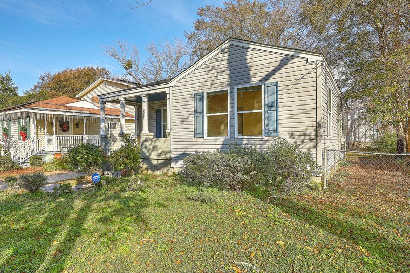 2221 Bailey Dr, North Charleston, SC 29405