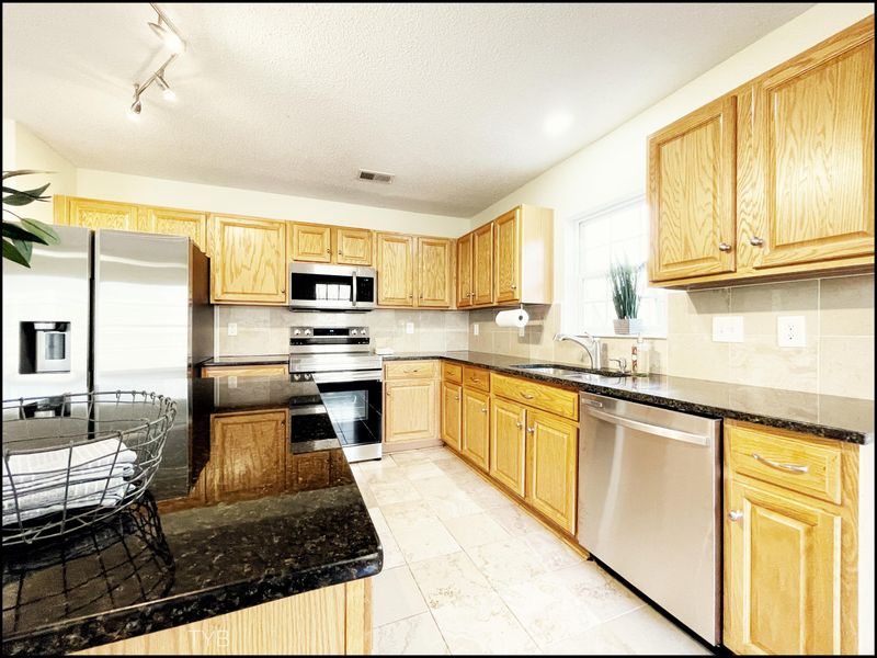 103 Willowbend Ln, Summerville, SC 29485