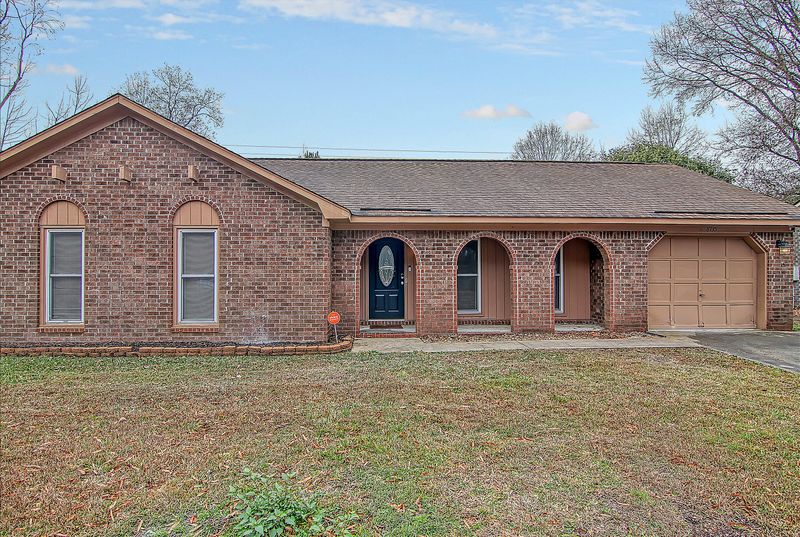 8135 N Ridgebrook Dr, North Charleston, SC 29420