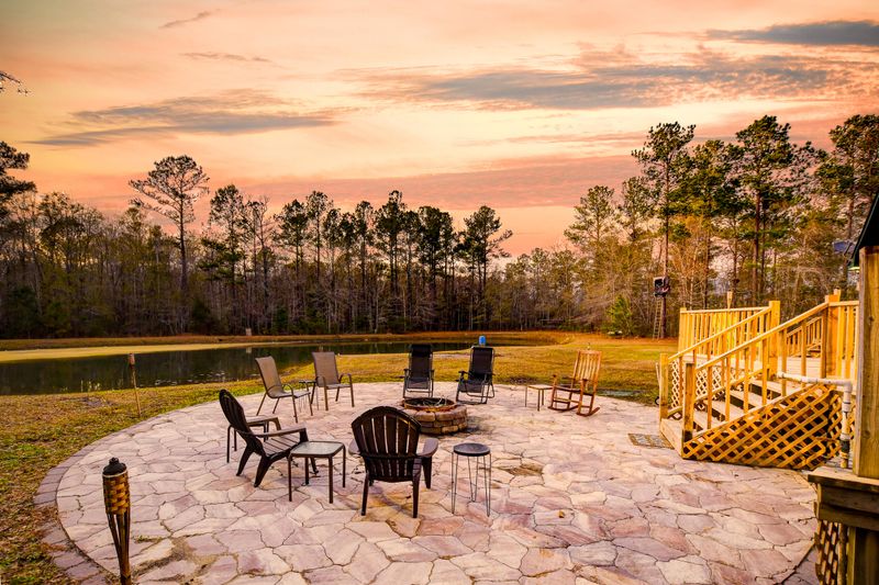 1033 Spiers Cir, Bonneau, SC 29431