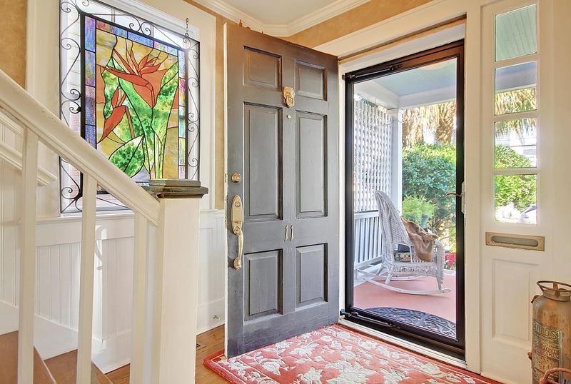 11 Gadsden St, Charleston, SC 29401