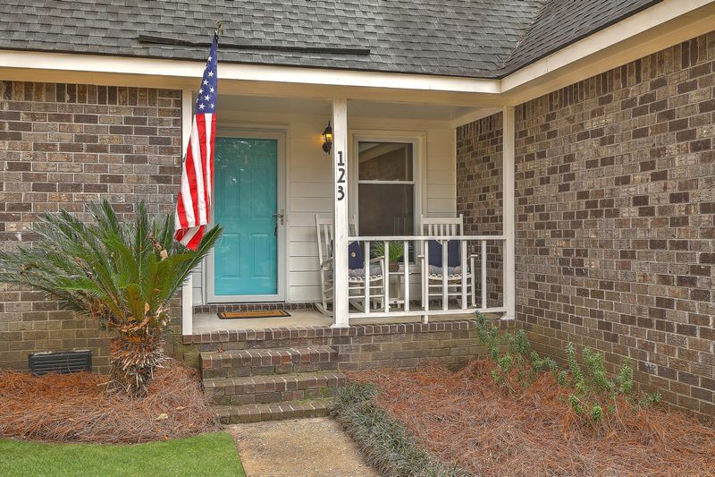 123 King Charles Cir, Summerville, SC 29485