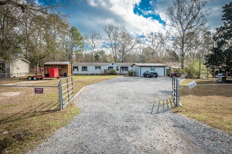 207 George Keen Dr, Summerville, SC 29483