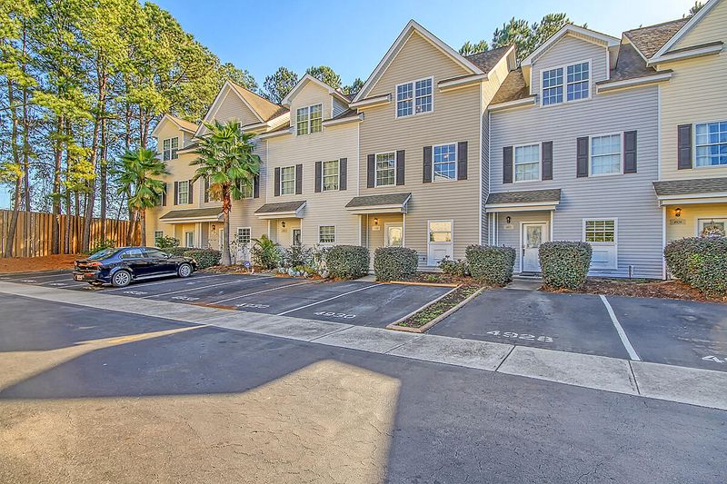 4930 Date Palm Dr, North Charleston, SC 29418
