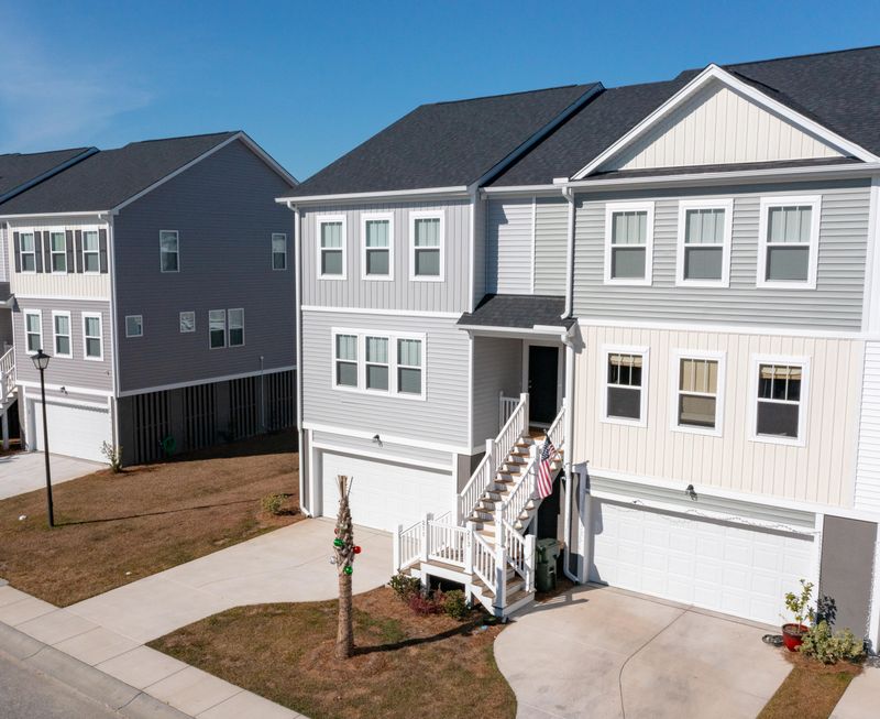 211 Winding River Dr, Johns Island, SC 29455