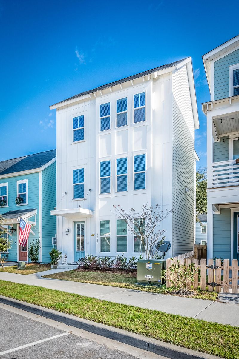 1670 Indy Dr, North Charleston, SC 29405