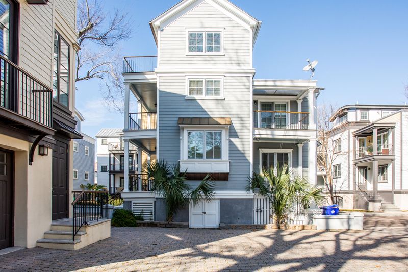 7 Corinne St #16, Charleston, SC 29403