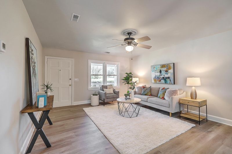 102 Hampton Ave, Goose Creek, SC 29445