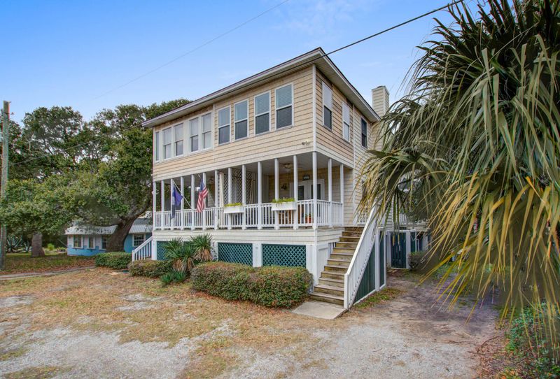 210 W Cooper Ave #B, Folly Beach, SC 29439