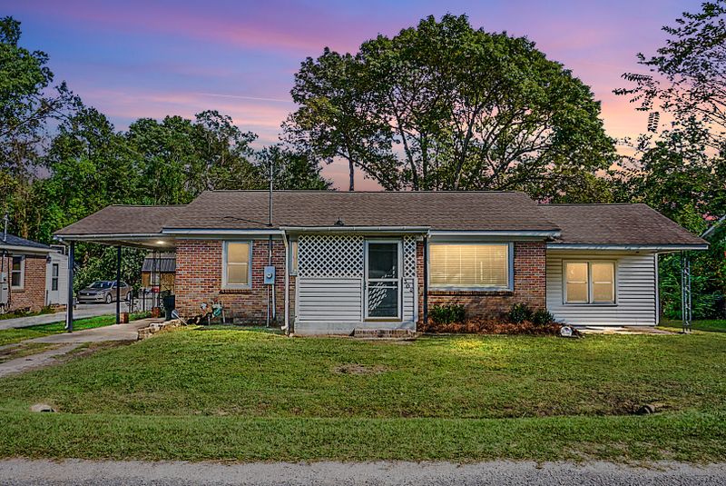 304 Annette Dr, Goose Creek, SC 29445