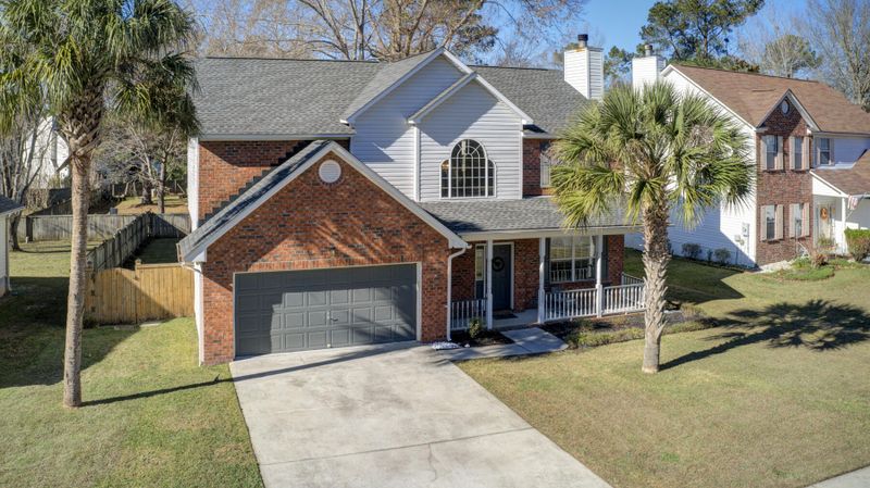 111 N Pembroke Dr, Goose Creek, SC 29445