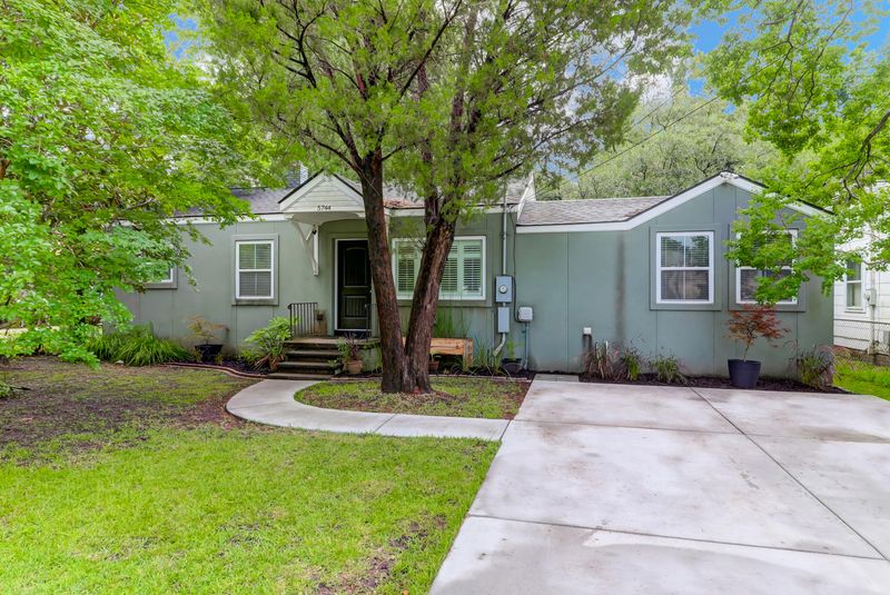5744 Pilgrim Ave, Hanahan, SC 29410
