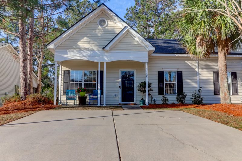 7326 Suncatcher Dr, Hanahan, SC 29410
