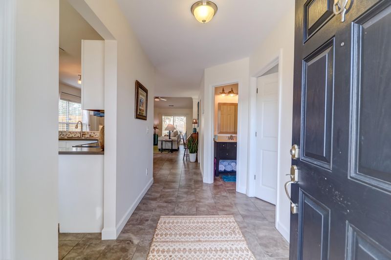 7326 Suncatcher Dr, Hanahan, SC 29410