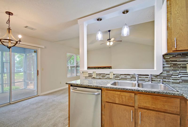 2011 Coldspring Dr #F, North Charleston, SC 29406
