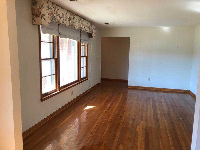 5906 Willard Dr, Hanahan, SC 29410