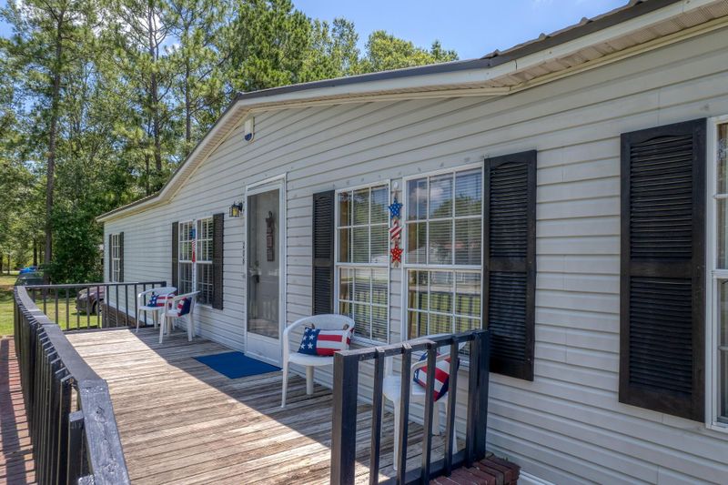 206 Swanson Dr, Summerville, SC 29483