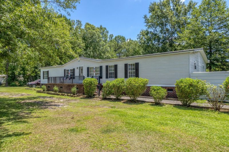 206 Swanson Dr, Summerville, SC 29483