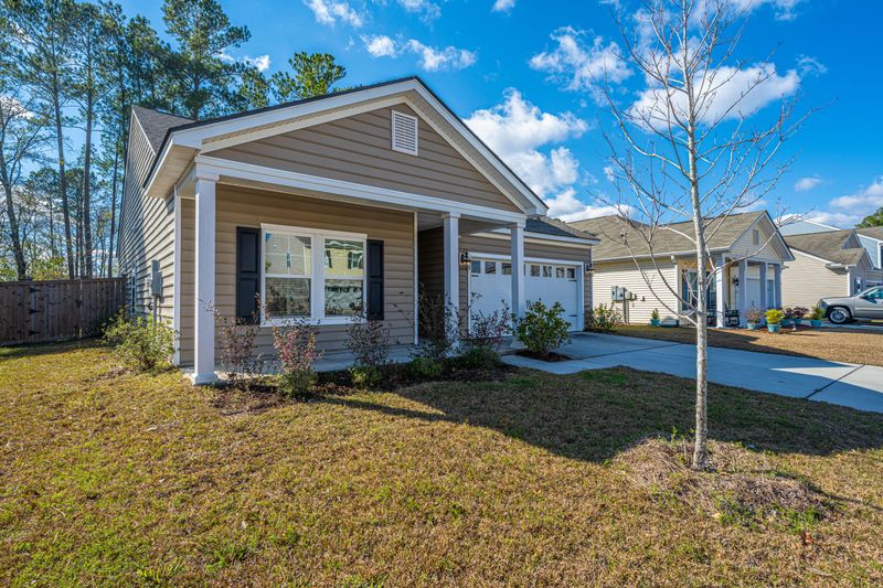 539 Nandina Dr, Goose Creek, SC 29445